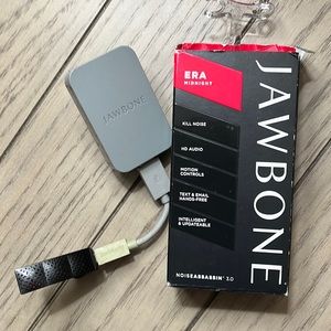 Jawbone Great Ear piece selling because I received another one as a gift 🎁